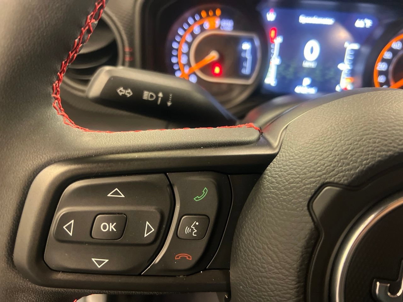 Used 2024 Jeep Wrangler Unlimited Rubicon w/ Technology Group AWD/4WD image 29