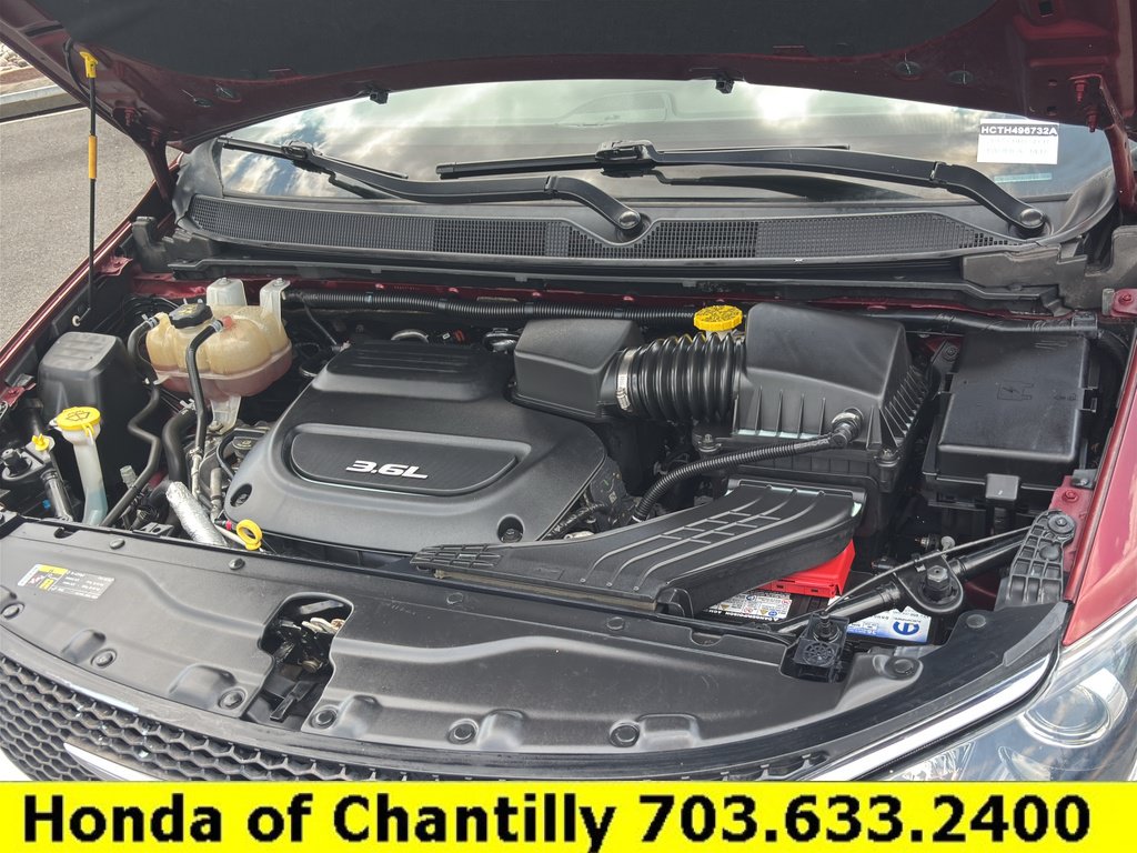 Used 2017 Chrysler Pacifica Touring-L w/ Tire & Wheel Group FWD image 29
