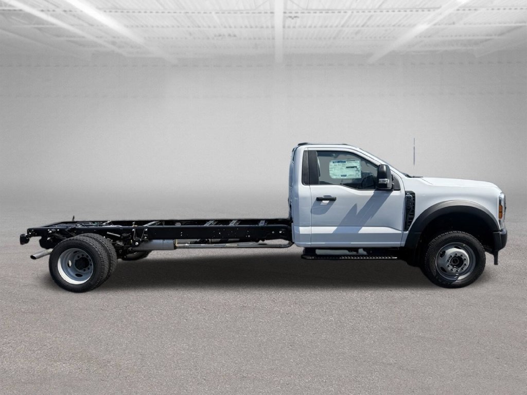 New 2026 Ford F550 4x4 Regular Cab Super Duty image 2