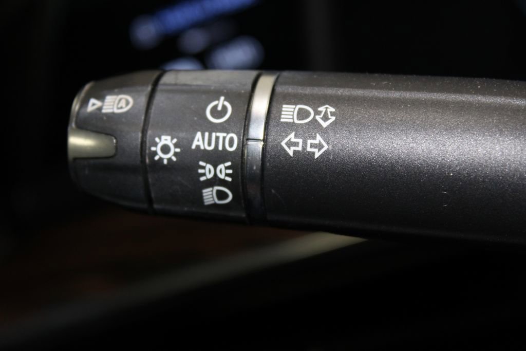 Used 2023 Cadillac Escalade Premium Luxury w/ LPO, Illumination Package image 29