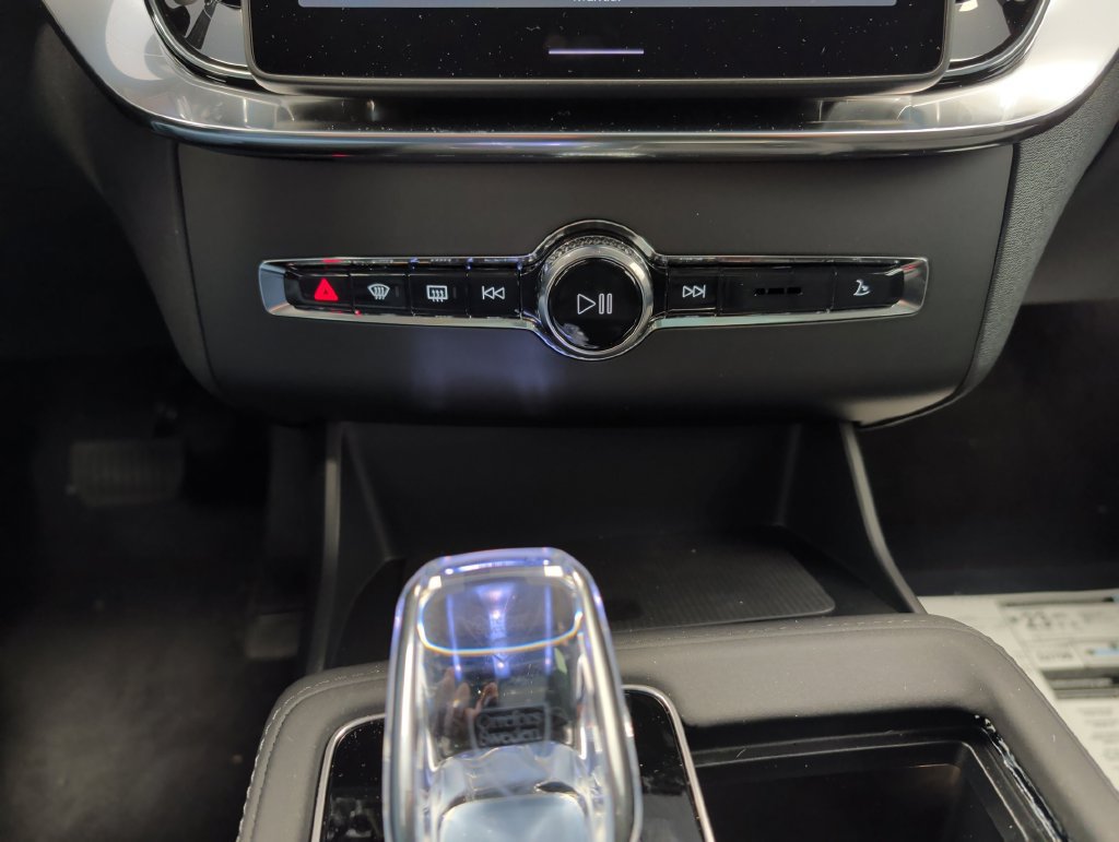 New 2026 Volvo XC90 B6 Plus w/ Protection Package Premier AWD/4WD image 21