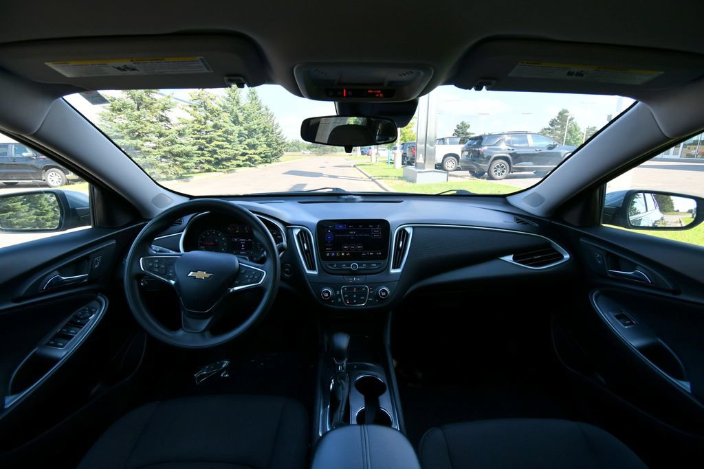 Used 2023 Chevrolet Malibu LT FWD image 3