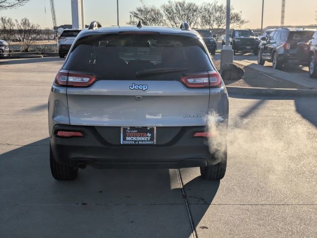 Used 2017 Jeep Cherokee Sport image 7