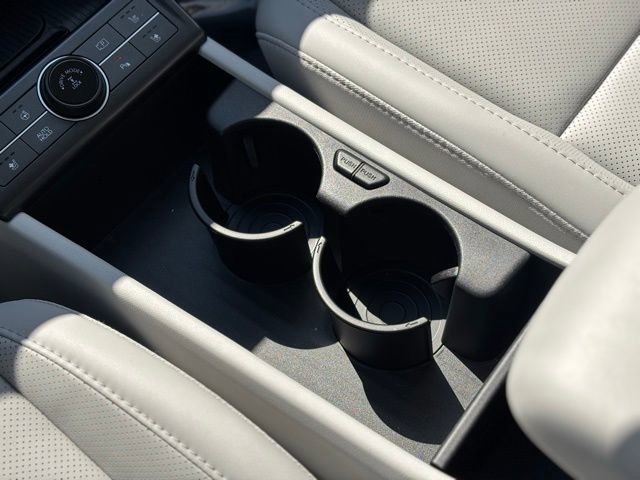 Used 2025 Hyundai Kona Limited image 44