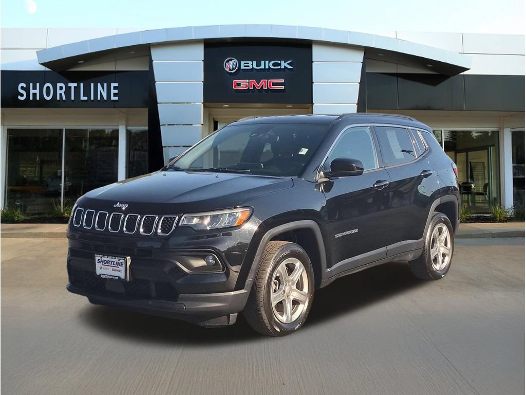 Used 2024 Jeep Compass Latitude AWD/4WD image 7