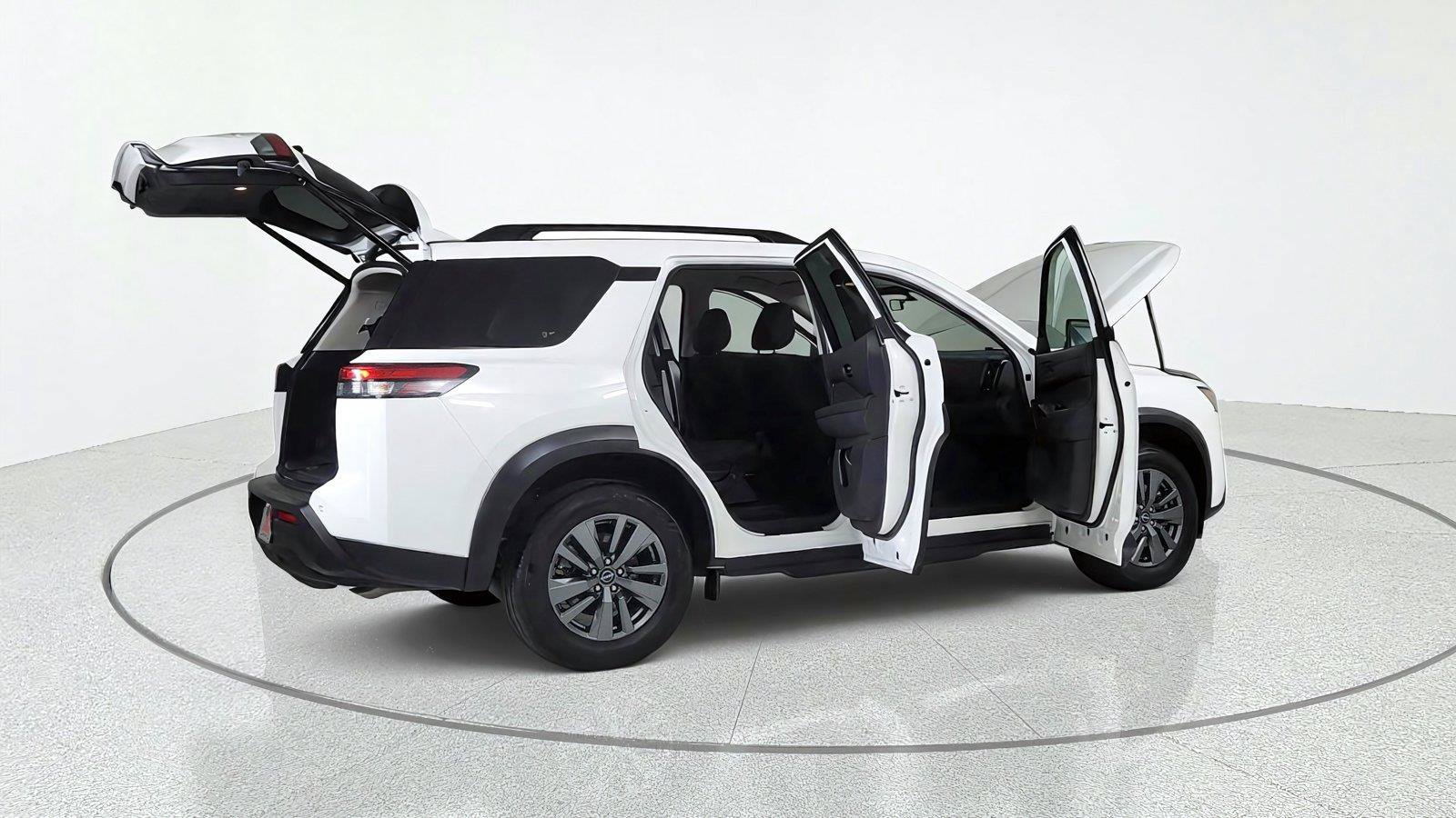 Certified 2025 Nissan Pathfinder SV FWD image 14