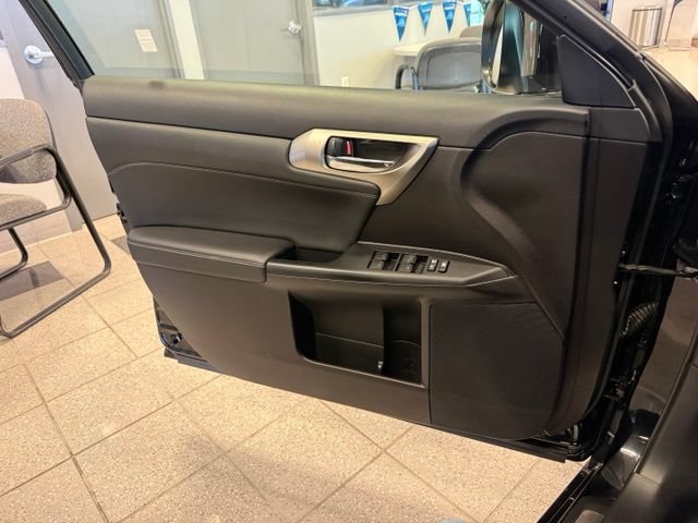 Used 2016 Lexus CT 200h FWD image 21