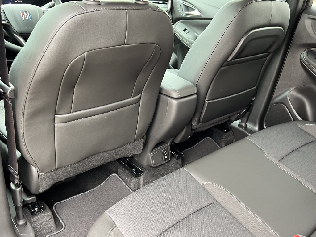 New 2026 Buick Encore GX Preferred w/ Comfort Package AWD/4WD image 31