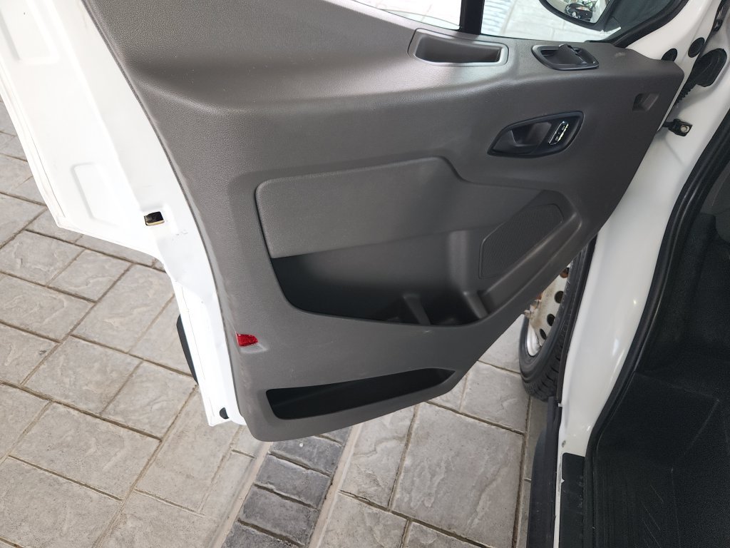 Used 2023 Ford Transit 350 DRW RWD image 31