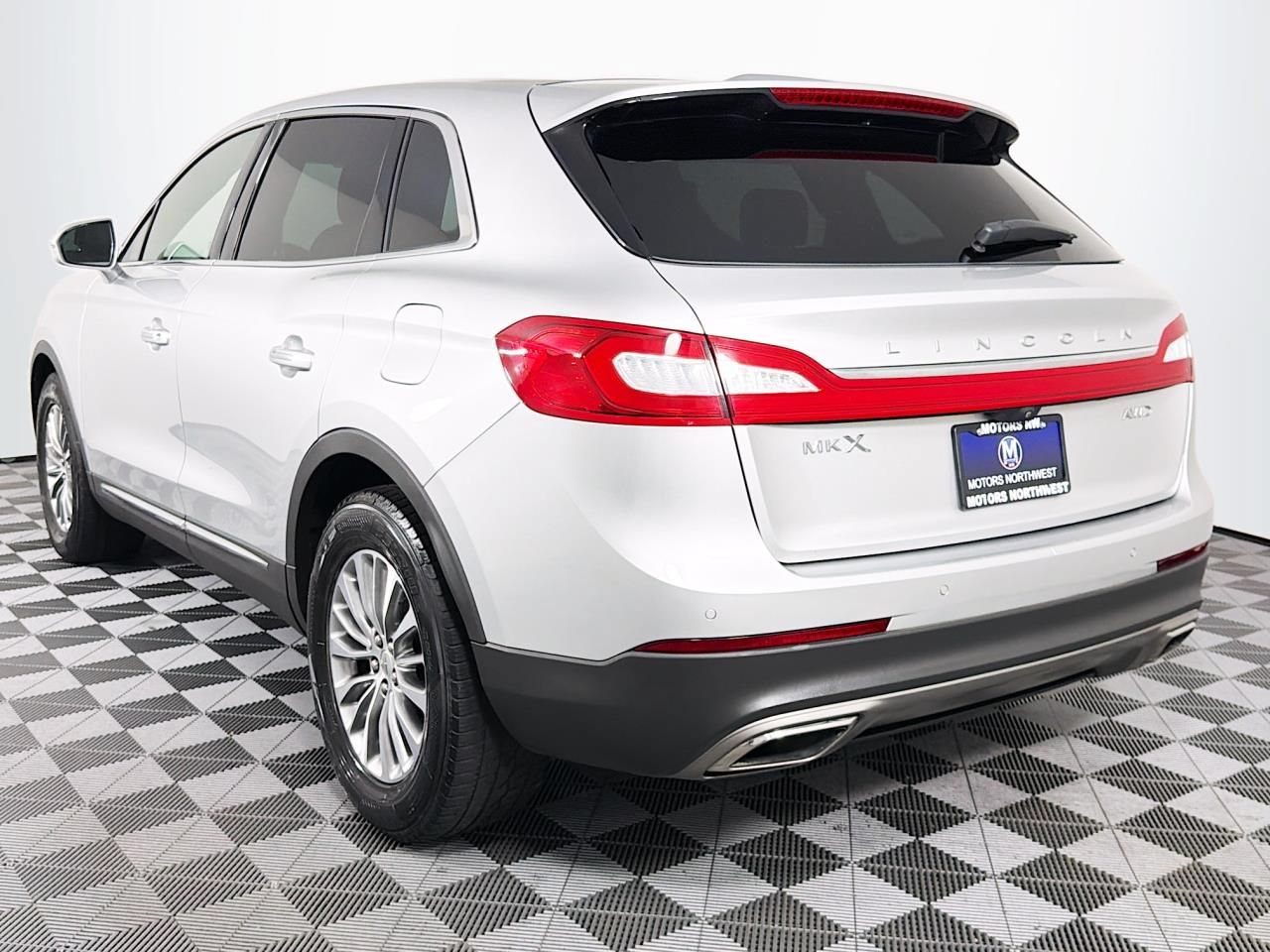 Used 2017 Lincoln MKX Select w/ MKX Climate Package AWD/4WD image 9