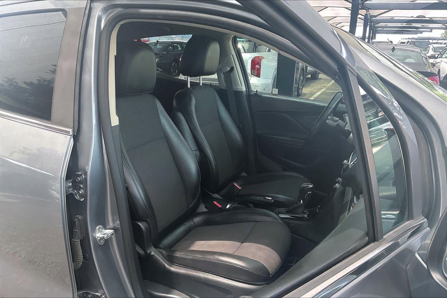 Used 2020 Buick Encore Preferred AWD/4WD image 9
