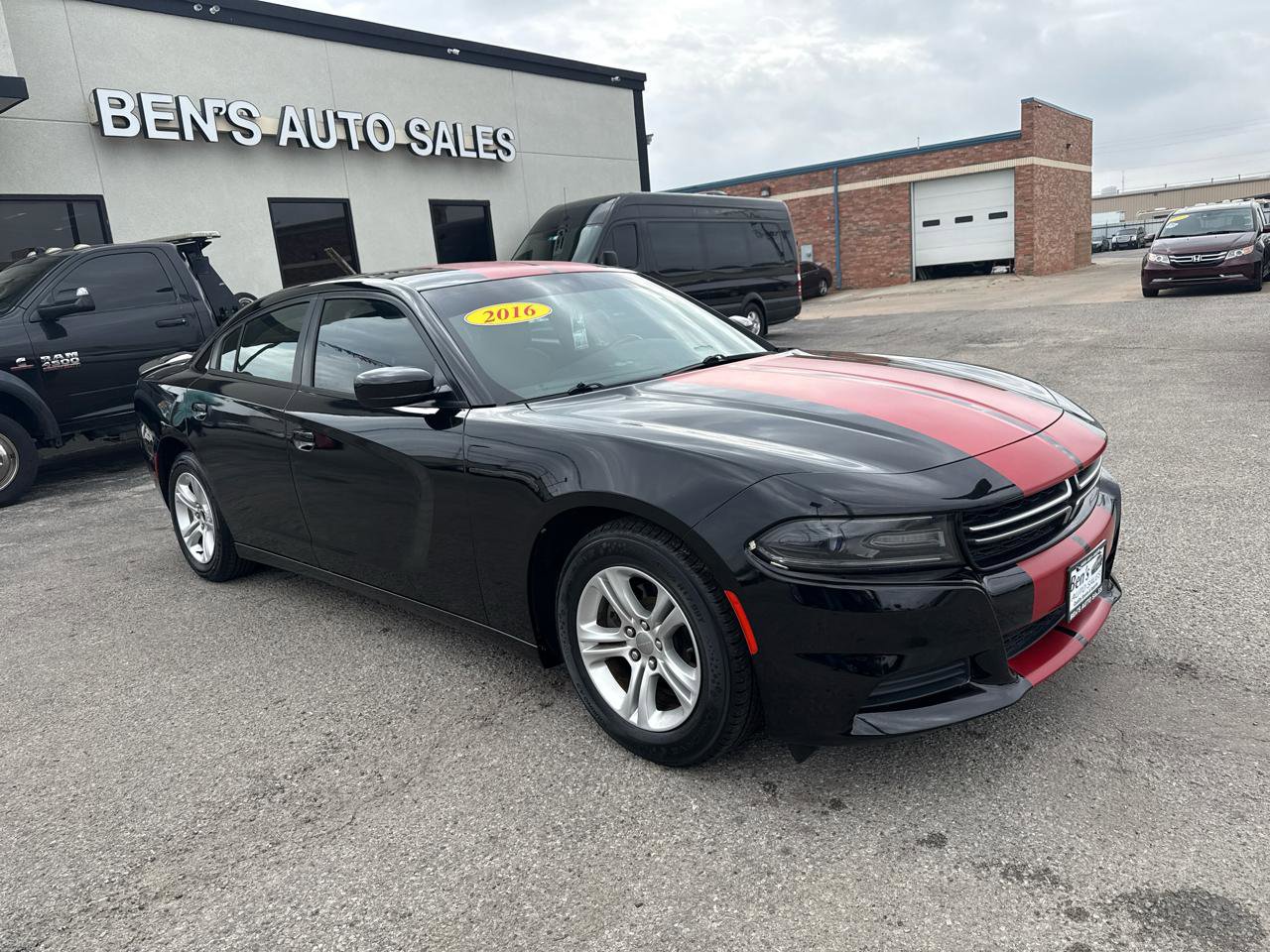 Used 2016 Dodge Charger SE w/ Popular Equipment Group RWD image 4