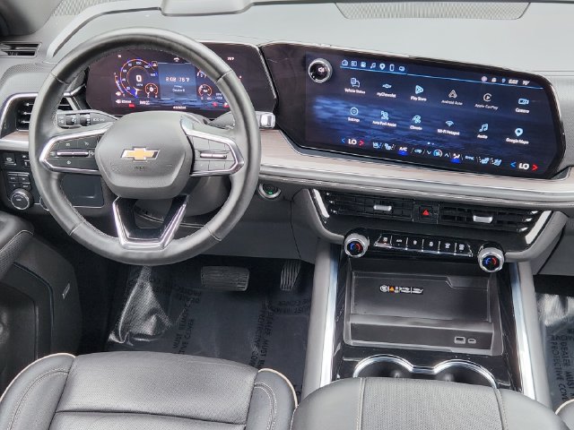 Used 2025 Chevrolet Suburban Premier AWD/4WD image 28
