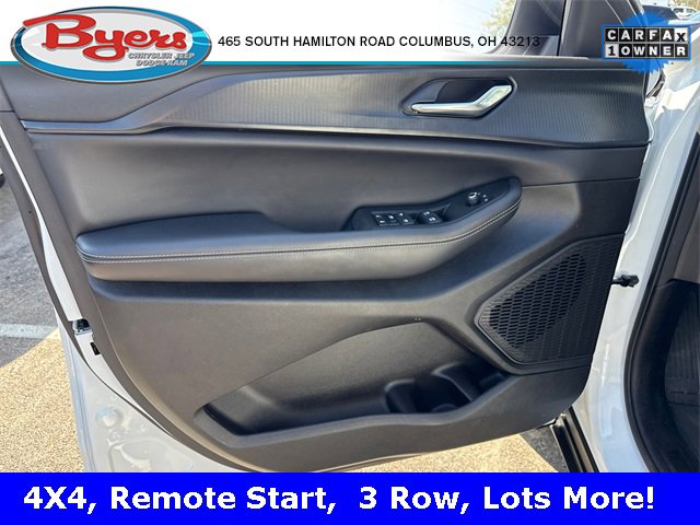 Used 2024 Jeep Grand Cherokee L Laredo w/ Luxury Tech Group I image 11