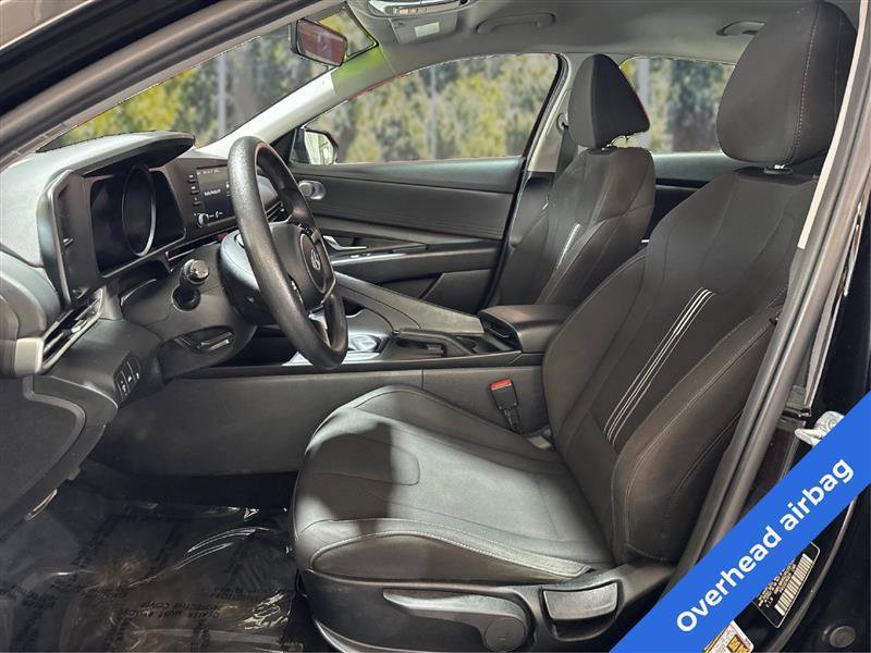 Used 2023 Hyundai Elantra SEL w/ Preferred Accessory Package FWD image 9