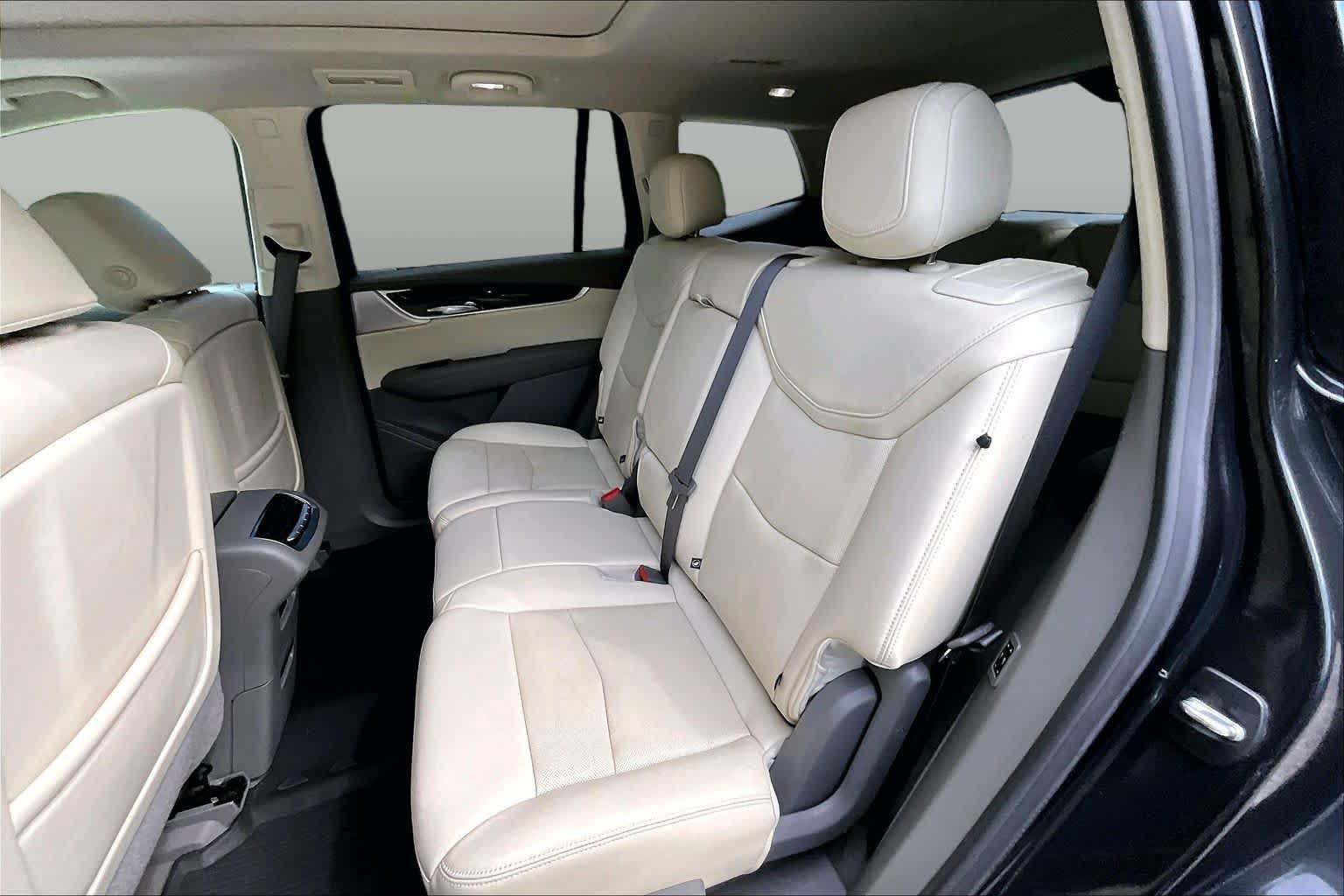 Used 2020 Cadillac XT6 Premium Luxury FWD image 21