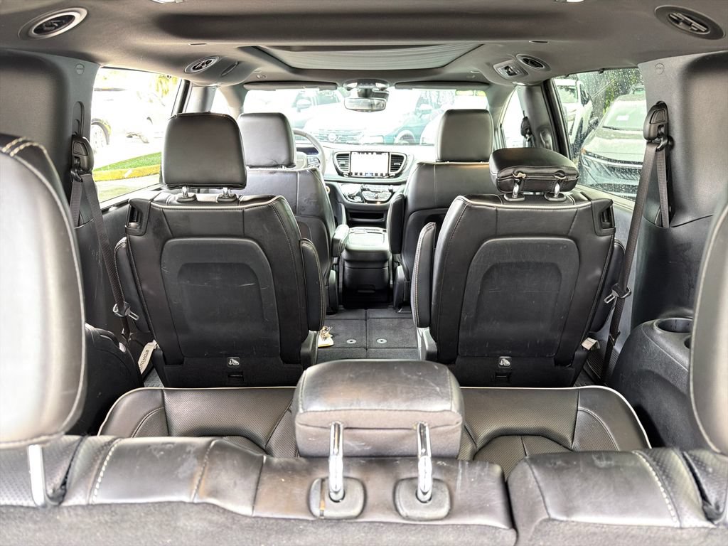 Used 2022 Chrysler Pacifica Limited w/ S Appearance Package FWD image 35