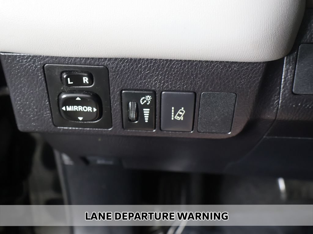 Used 2018 Toyota RAV4 XLE w/ Plus Extra Value Package FWD image 6