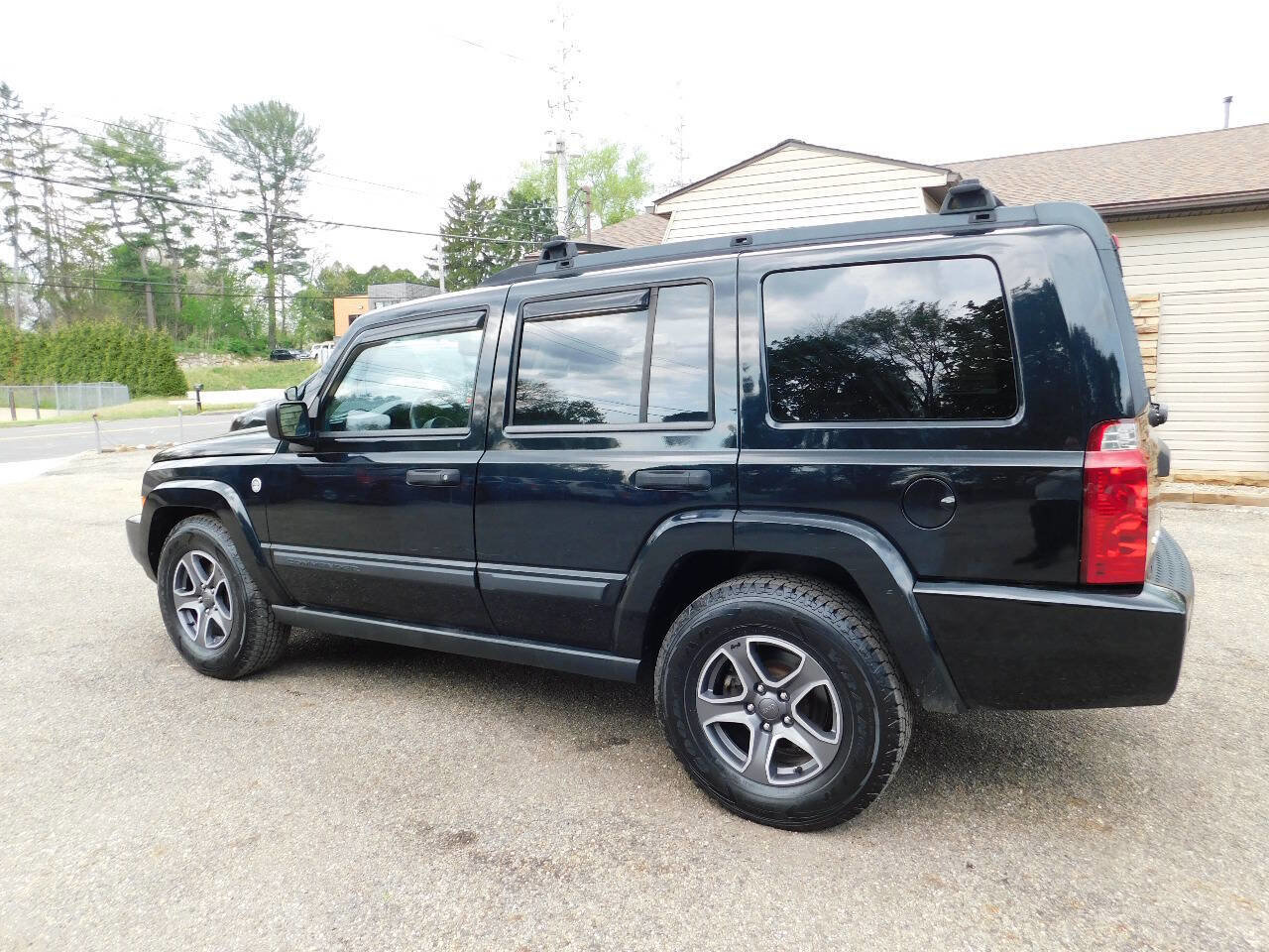 Used 2006 Jeep Commander 4WD w/ Popular Equipment Group image 6