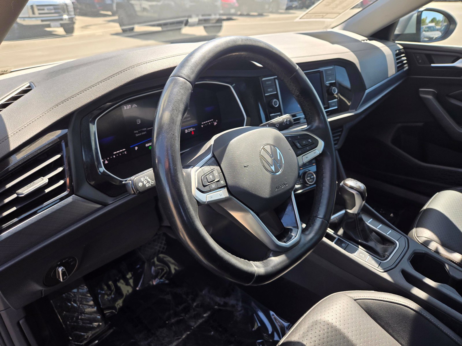 Used 2024 Volkswagen Jetta SE FWD image 12