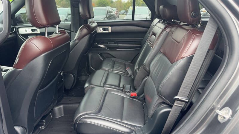 Used 2020 Ford Explorer Platinum w/ Premium Technology Package AWD/4WD image 14
