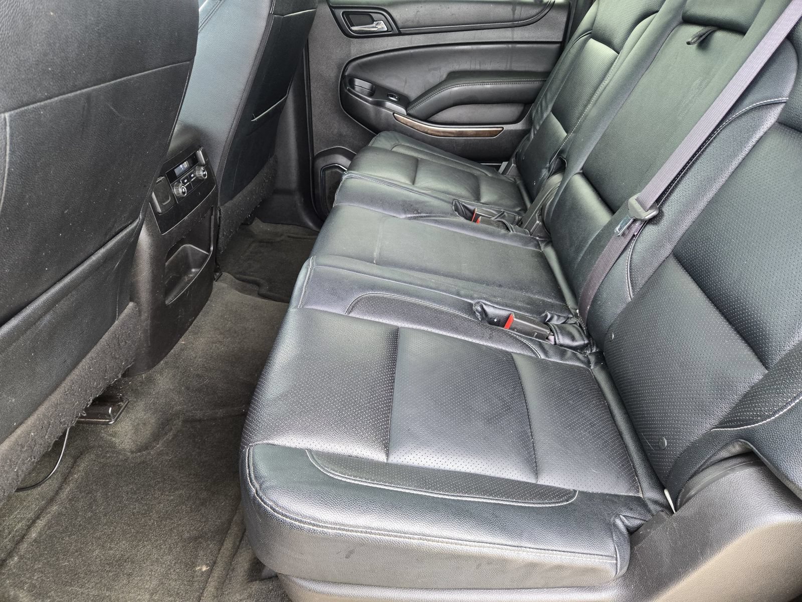 Used 2016 Chevrolet Suburban LS w/ Enhanced Driver Alert Package RWD image 32
