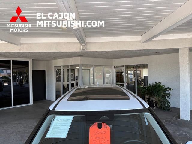 Used 2025 Mitsubishi Outlander SE image 11
