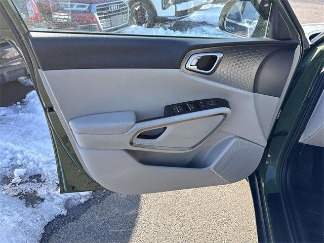 Used 2020 Kia Soul EX image 13