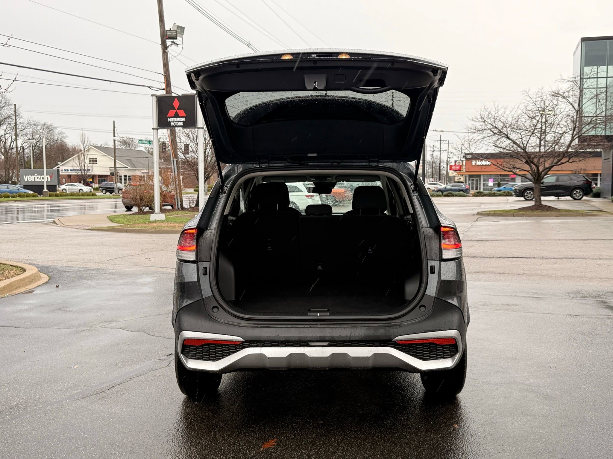 Used 2024 Kia Sportage LX image 25