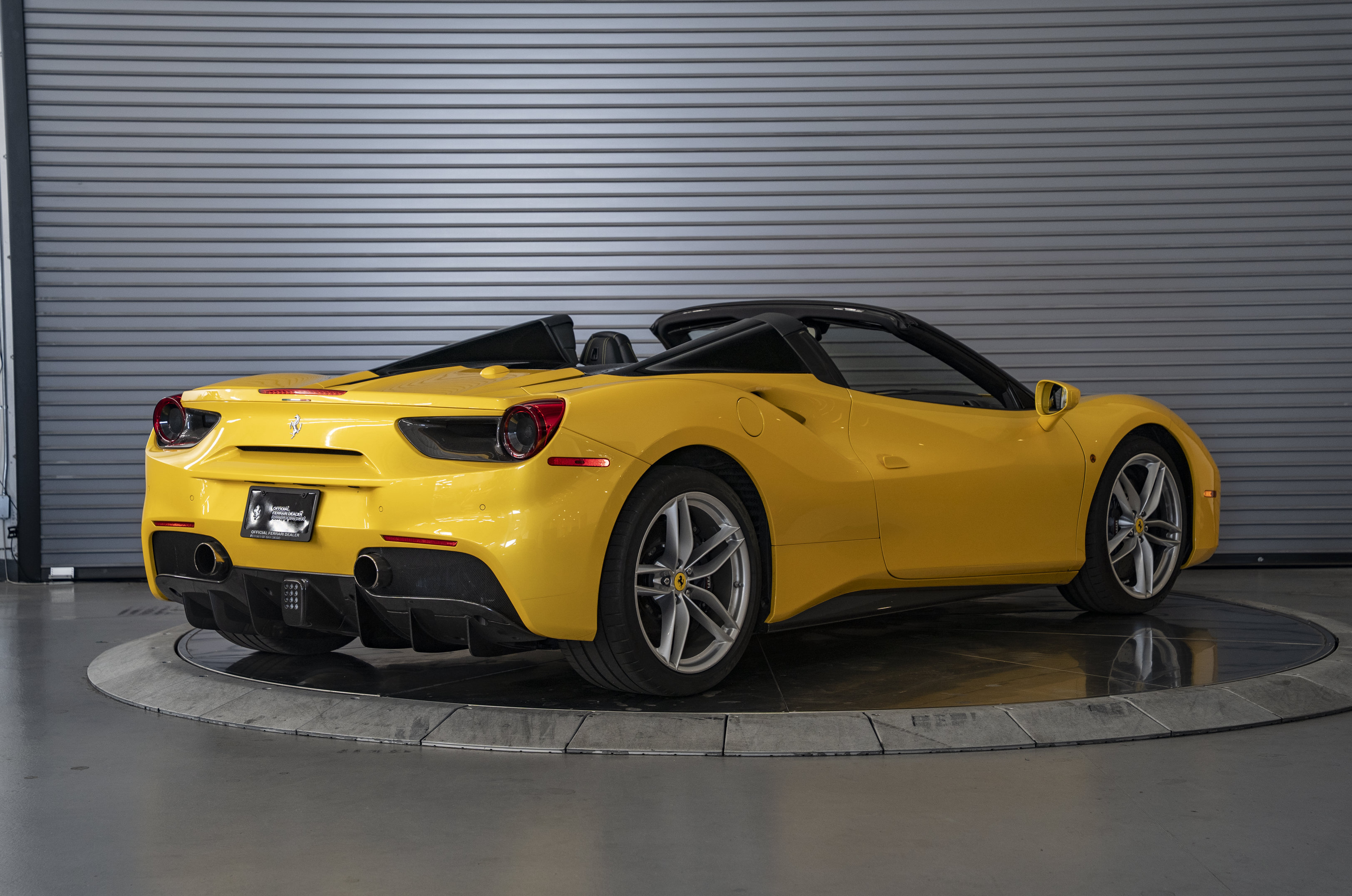 Used 2018 Ferrari 488 Spider RWD image 11