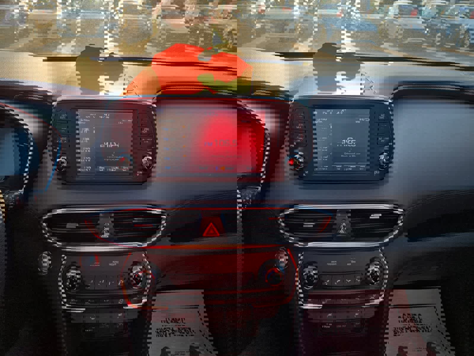 Used 2019 Hyundai Santa Fe SEL image 16