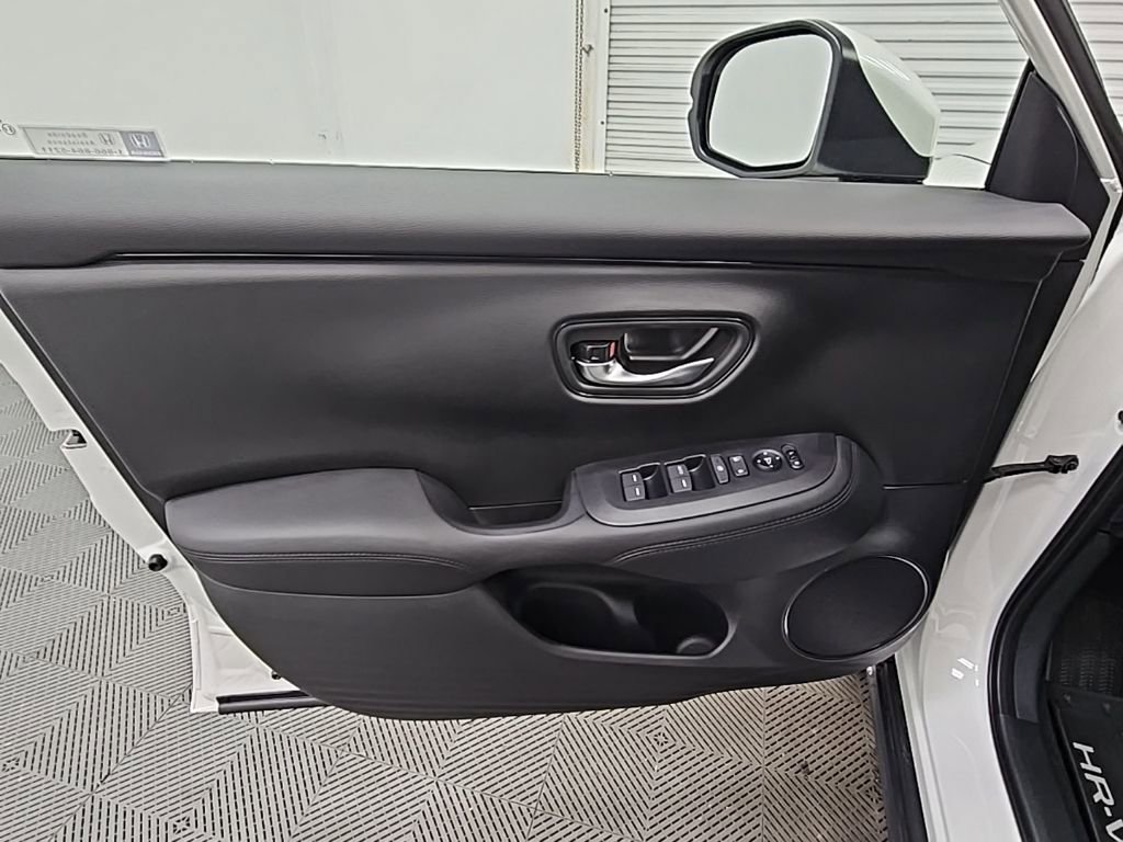 New 2026 Honda HR-V LX image 28
