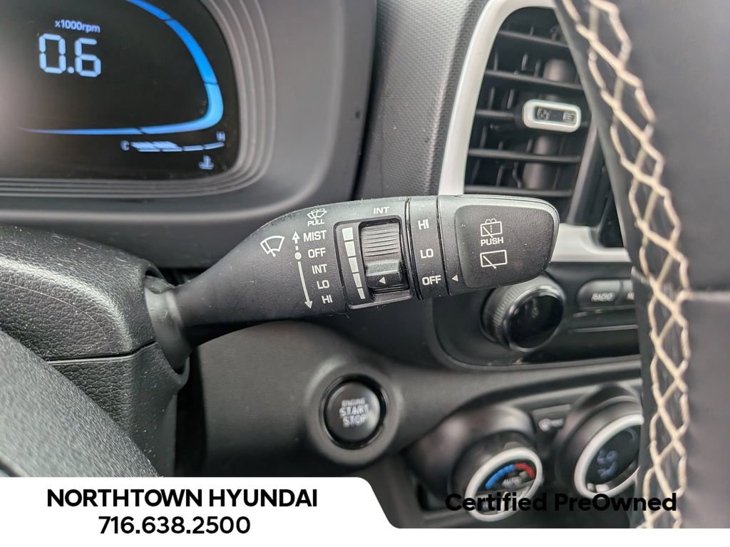 Certified 2023 Hyundai Venue Limited w/ Cargo Package image 29