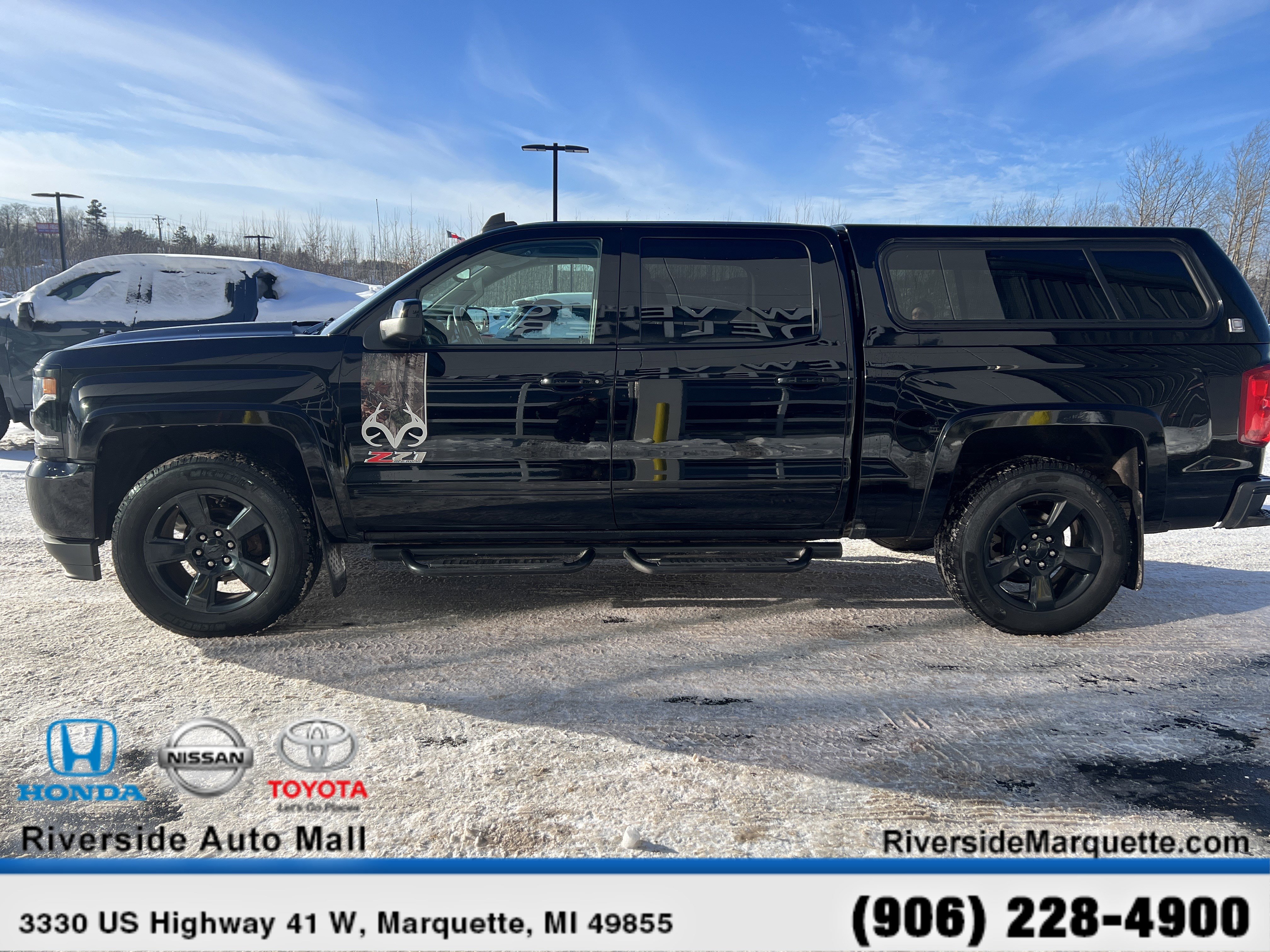 Used 2017 Chevrolet Silverado 1500 LTZ Z71 w/ Realtree Edition image 4