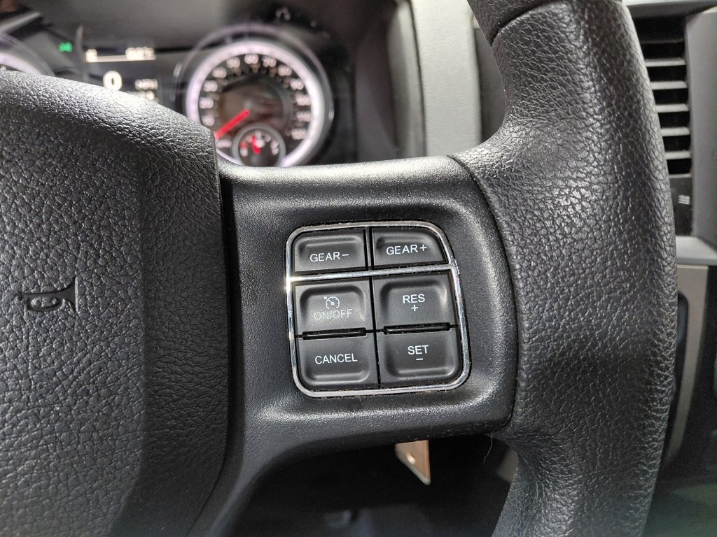 Used 2019 RAM 1500 Classic SLT AWD/4WD image 32