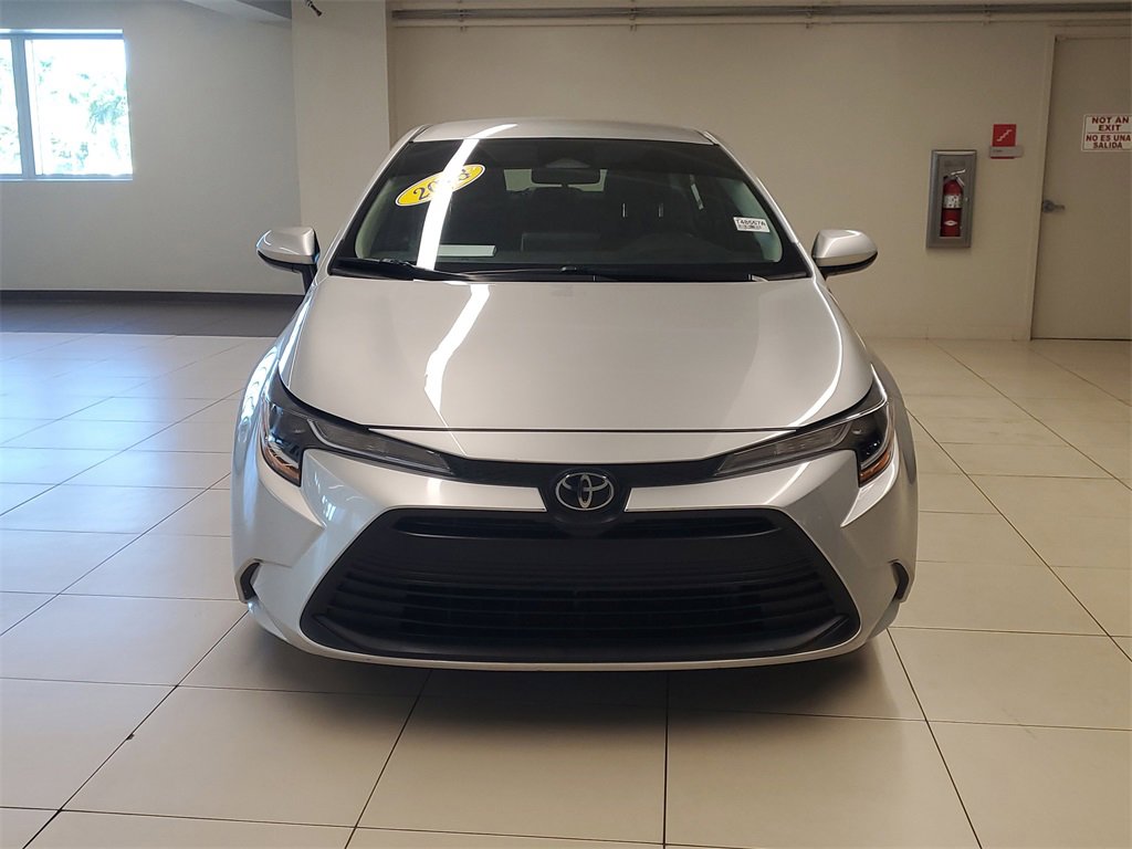 Used 2023 Toyota Corolla LE image 2