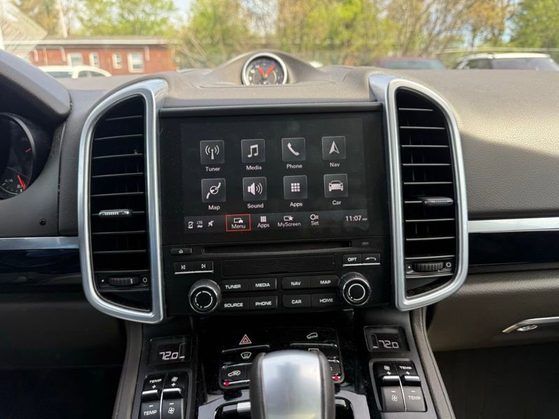 Used 2017 Porsche Cayenne Platinum Edition AWD/4WD image 12