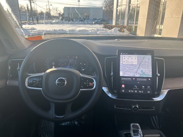 Used 2025 Volvo XC90 B6 Plus AWD/4WD image 18