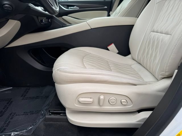 Certified 2022 Buick Enclave Avenir AWD/4WD image 5