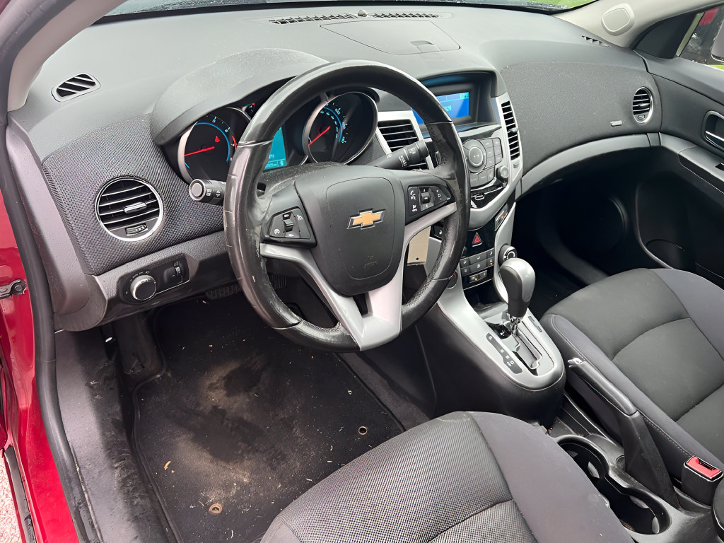 Used 2014 Chevrolet Cruze LT FWD image 16