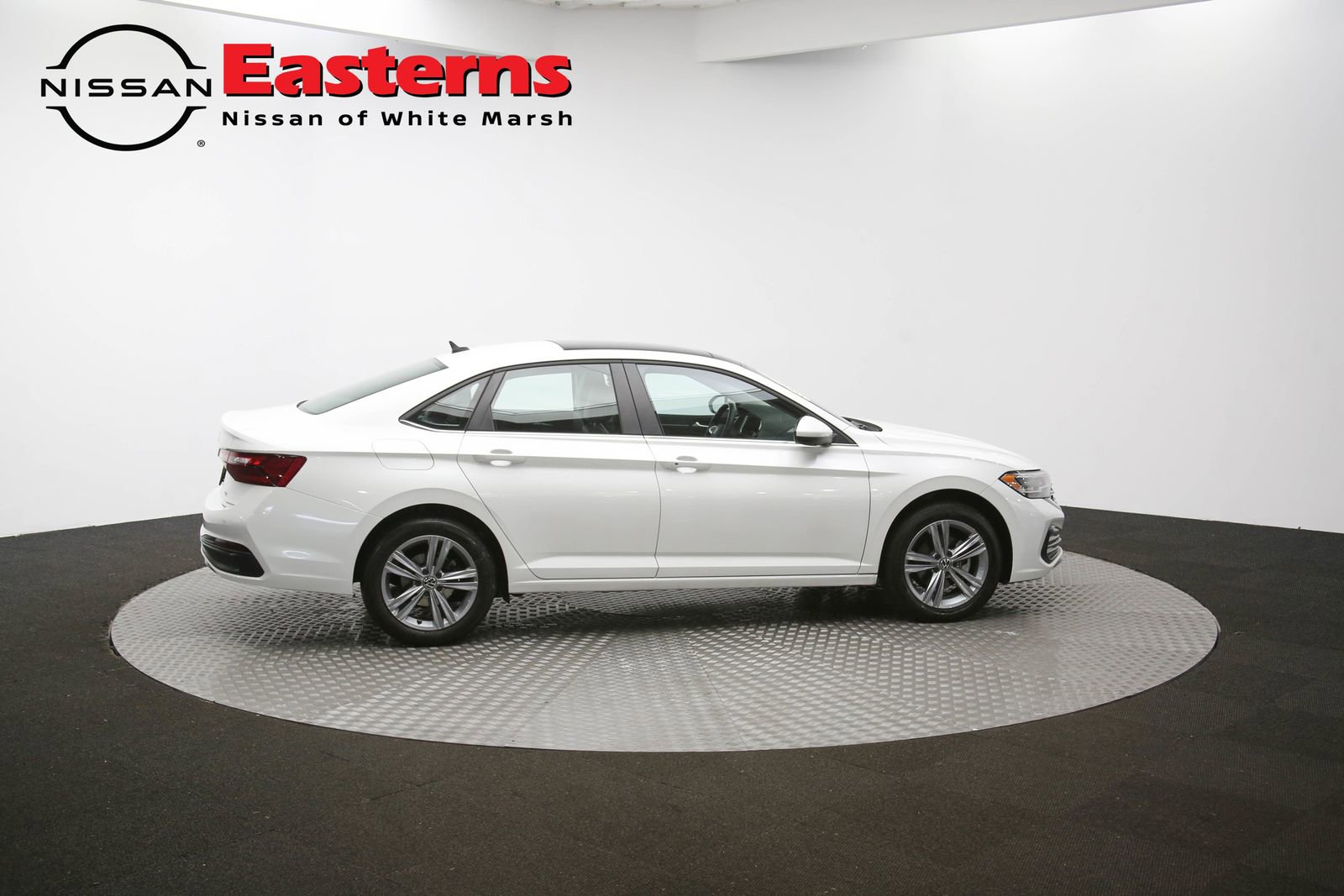 Used 2023 Volkswagen Jetta SE w/ Panoramic Sunroof Package image 42