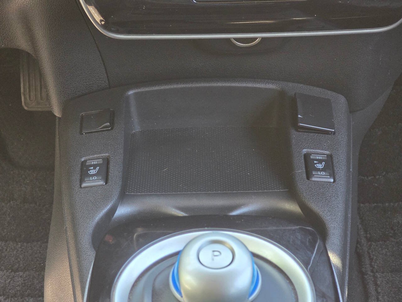 Used 2015 Nissan Leaf SL w/ Premium Package FWD image 26