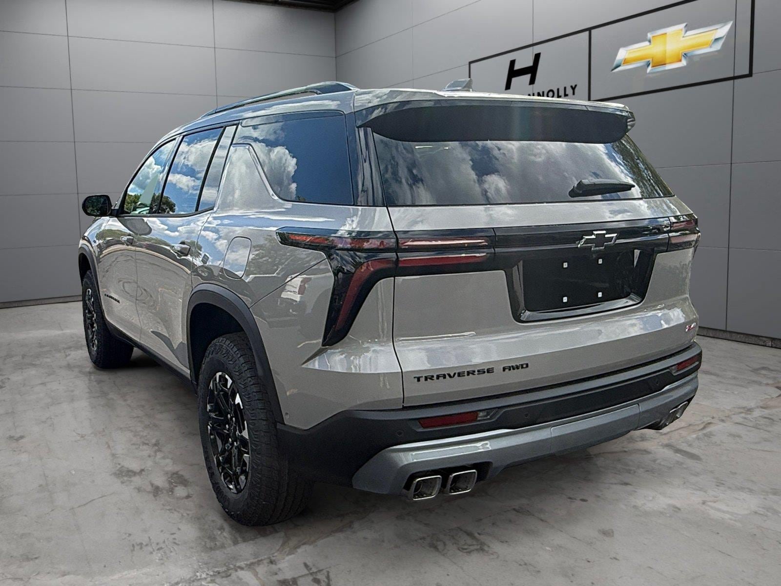New 2027 Chevrolet Traverse Z71 w/ Enhanced Driving Package AWD/4WD image 3