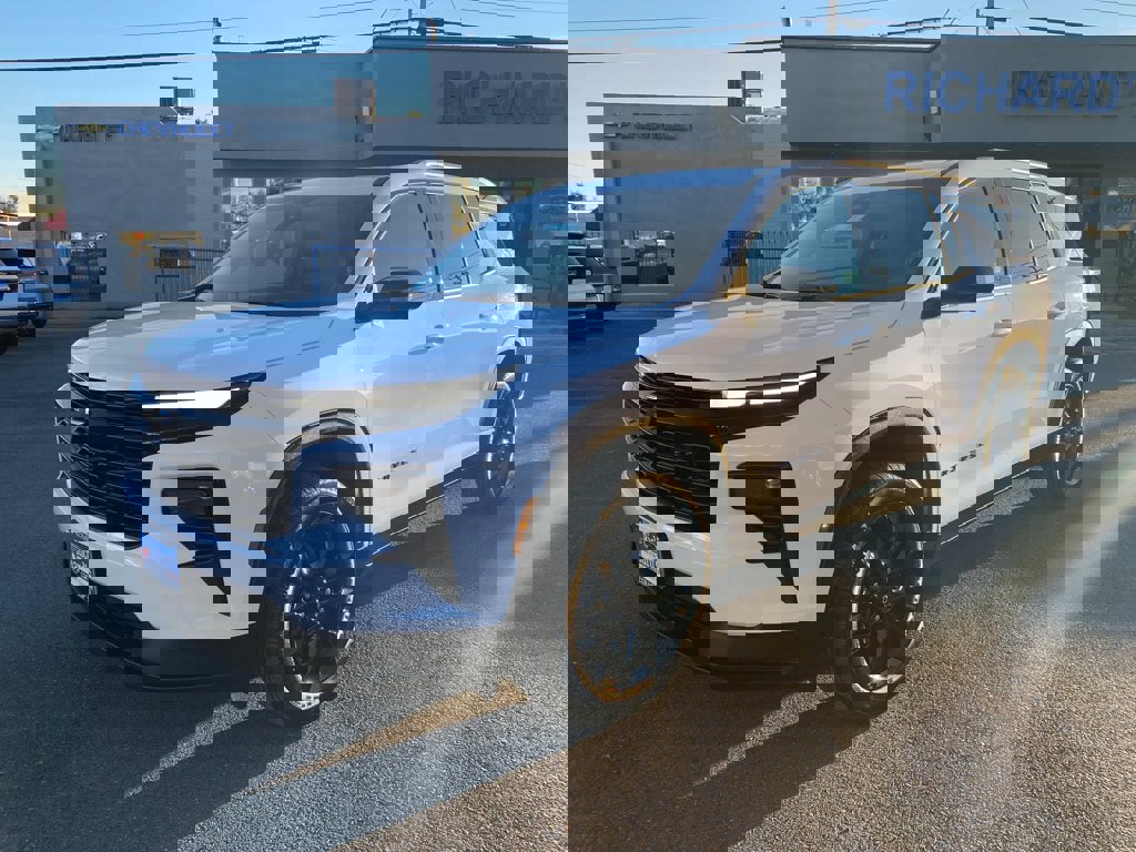 New 2026 Chevrolet Traverse LT w/ Midnight/Sport Edition image 8