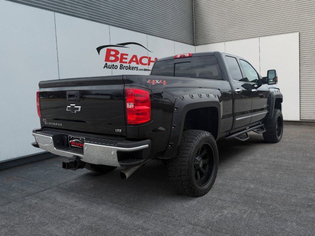Used 2018 Chevrolet Silverado 2500 LTZ w/ LTZ Plus Package image 13