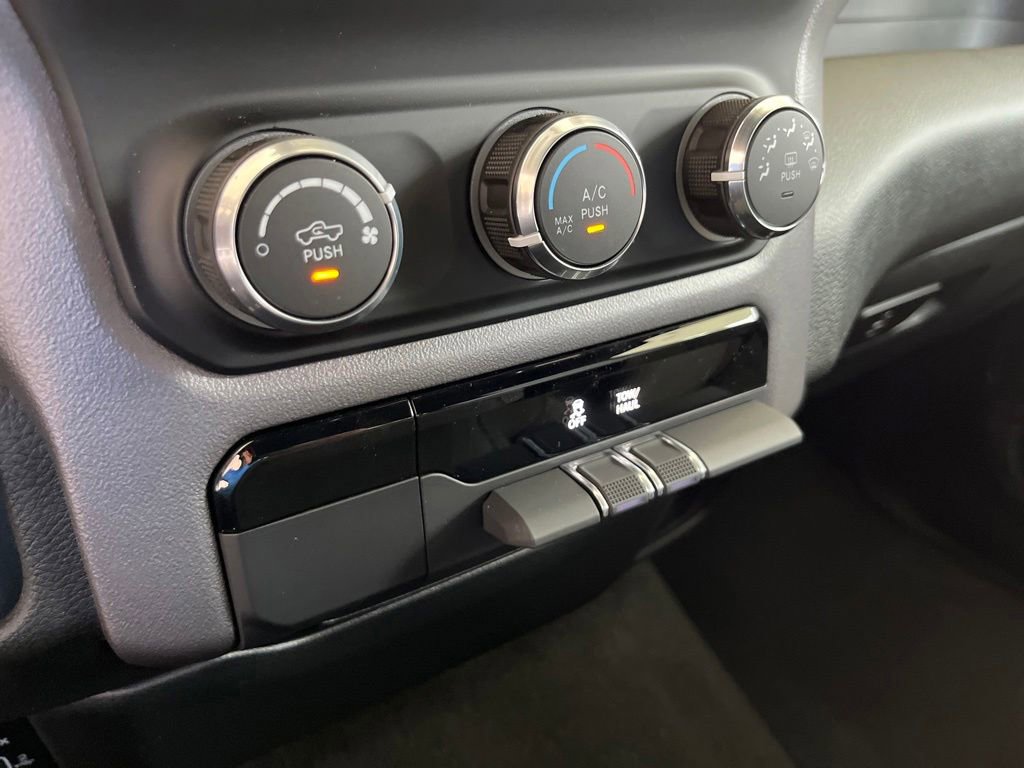 New 2023 RAM 1500 Big Horn image 33