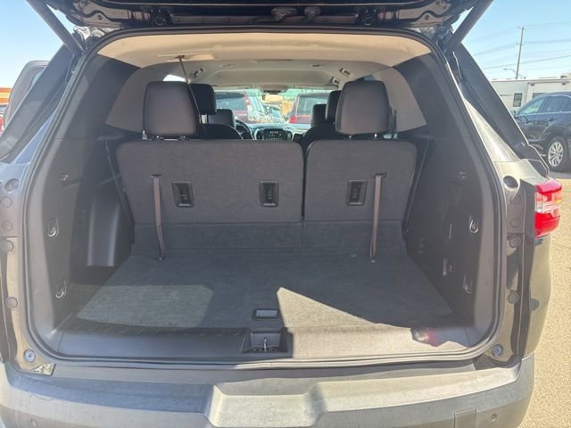 Used 2019 Chevrolet Traverse LT FWD image 12