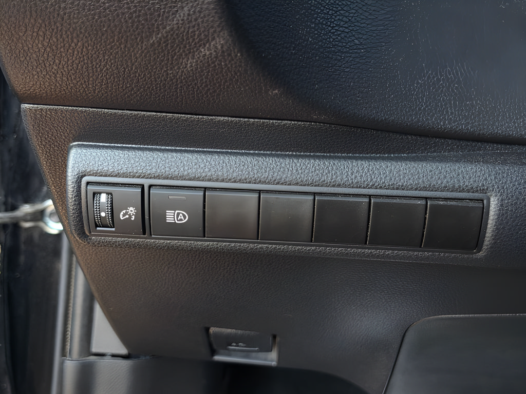 Used 2024 Toyota Corolla LE FWD image 16