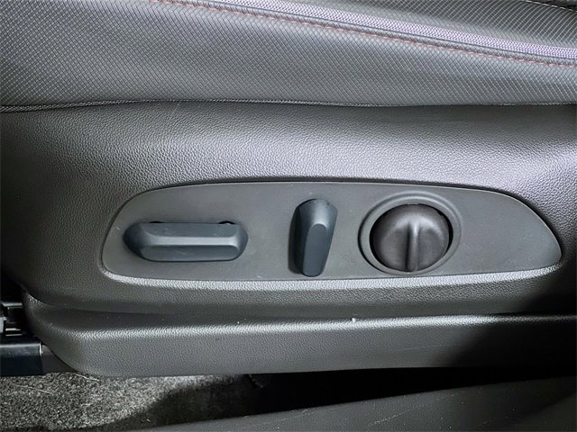 Used 2022 Chevrolet TrailBlazer RS w/ Technology Package image 11