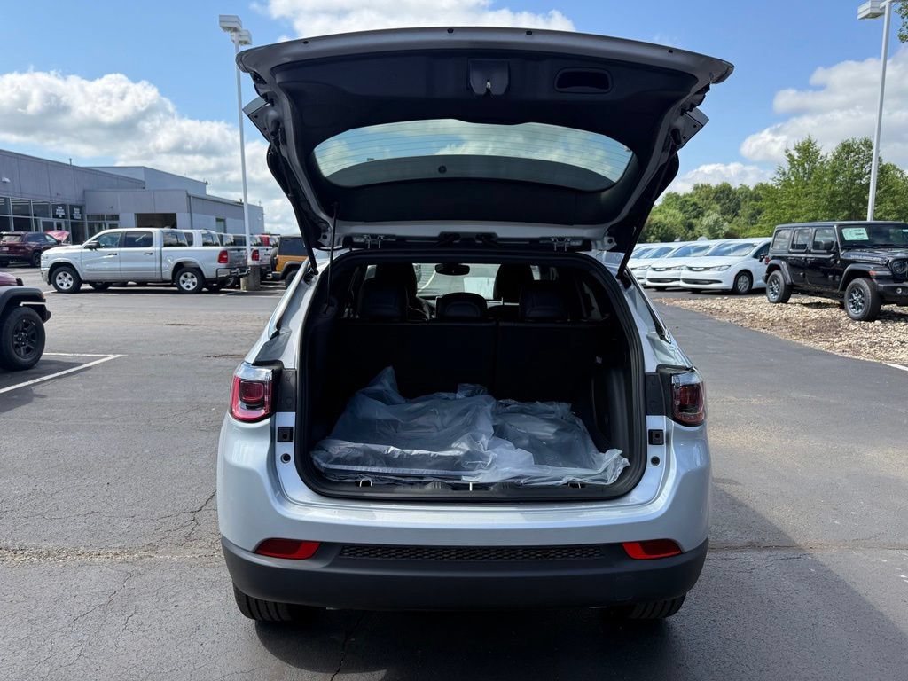 New 2026 Jeep Compass Latitude AWD/4WD image 40